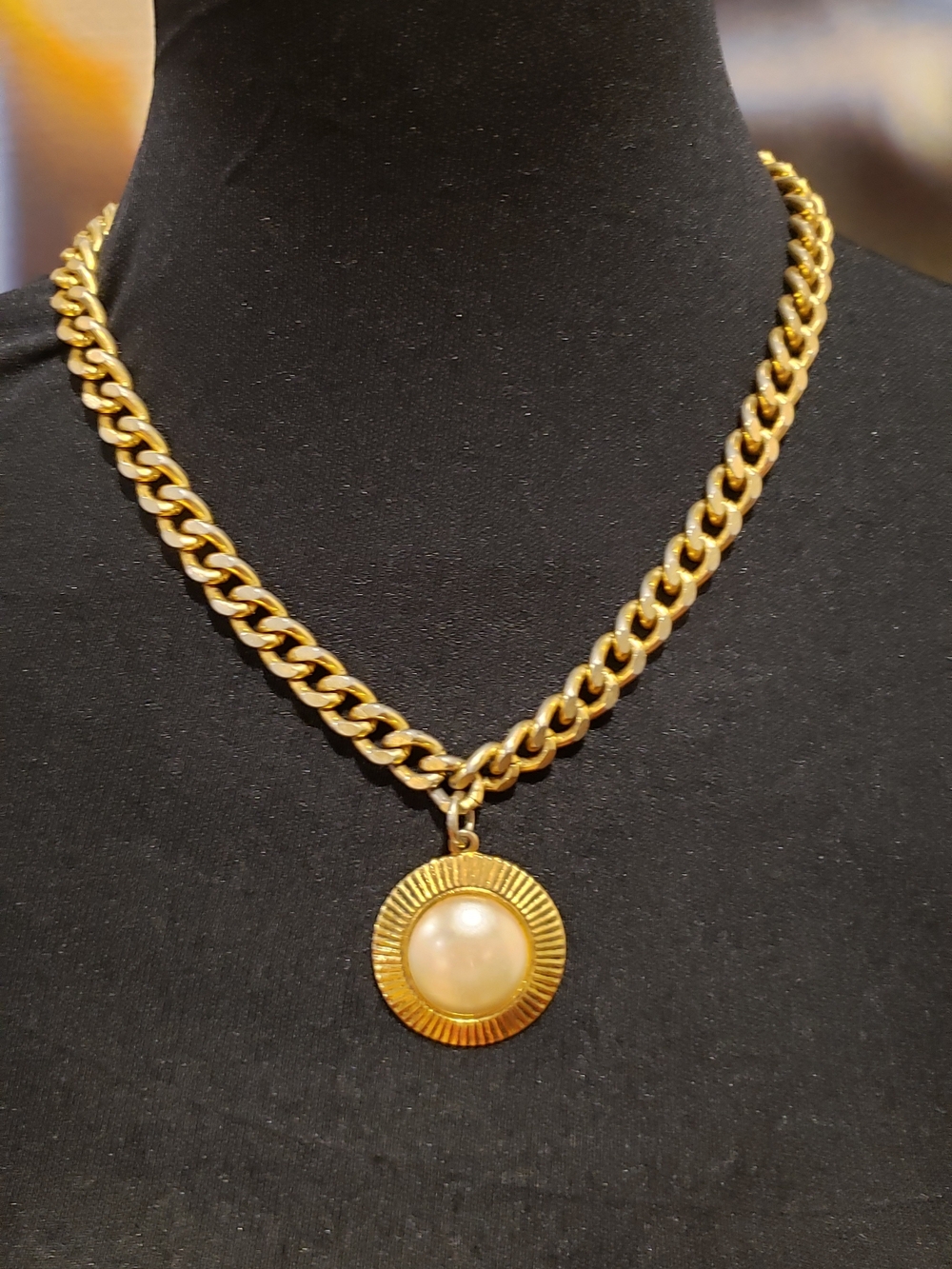 Gold Tone Chain Necklace with Pearl Medallion